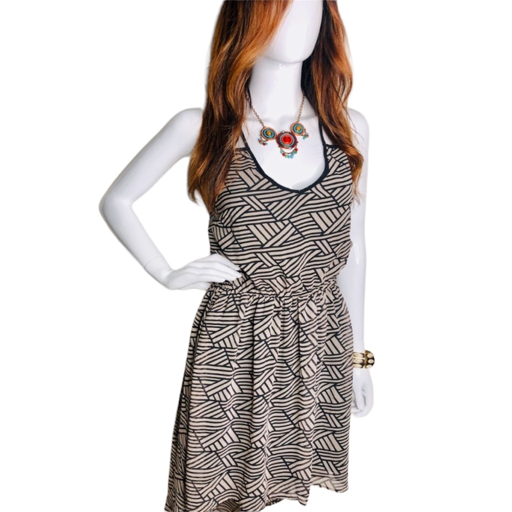 Dress - Picture 3 of 11